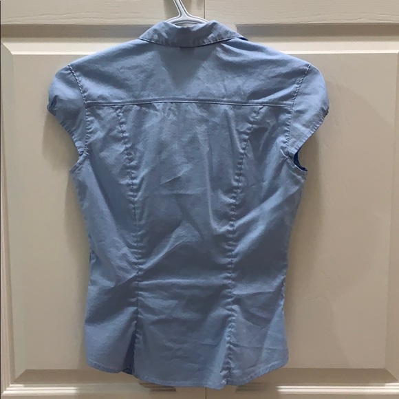 *2 shirts for $15* H&M short sleeved work shirt - Picture 2 of 4